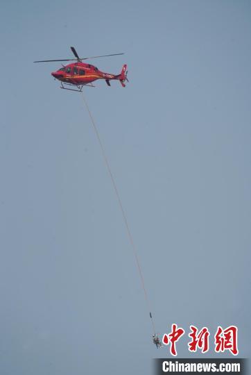 国内输电线路直升机检修作业具备全地形作业能力